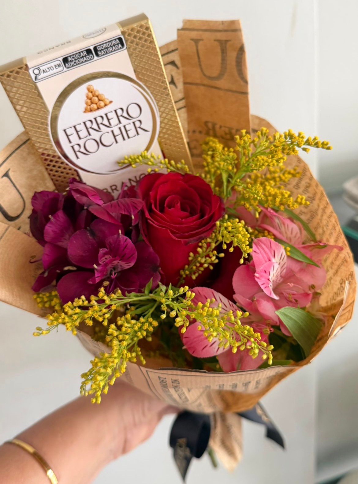 Foto do produto Ramalhete 1 rosa c/Ferrero